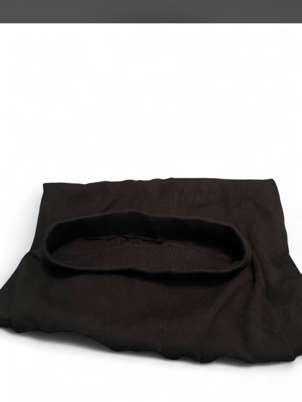 Sleek Black Maxi Skirt — Timeless Women's Staple - Picture 4 of 4